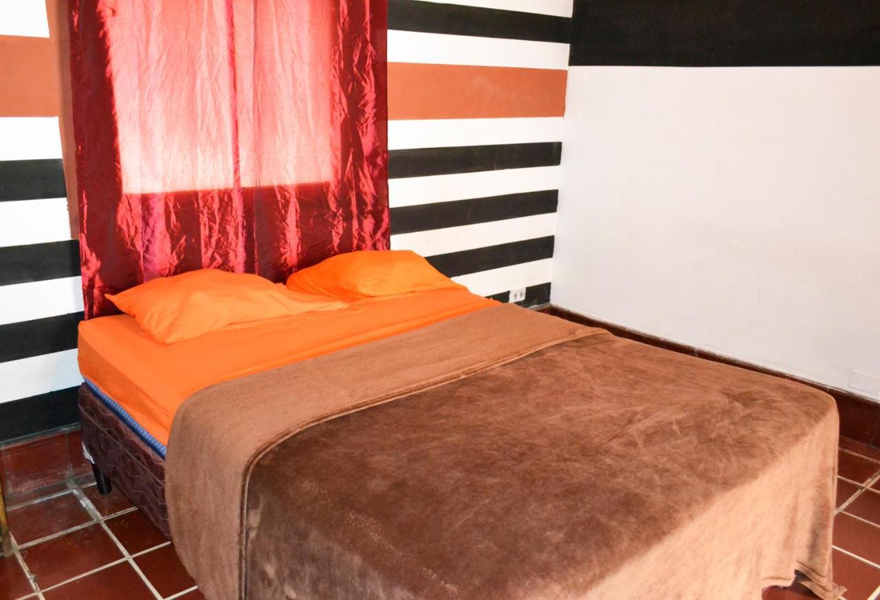 4 Grados Hostal Guatemala City Exterior foto